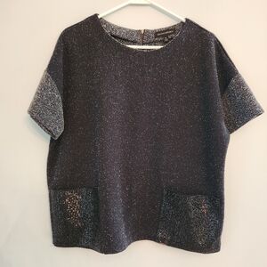 Banana Republic Black and Gray Top with Front Pockets.   Size XL